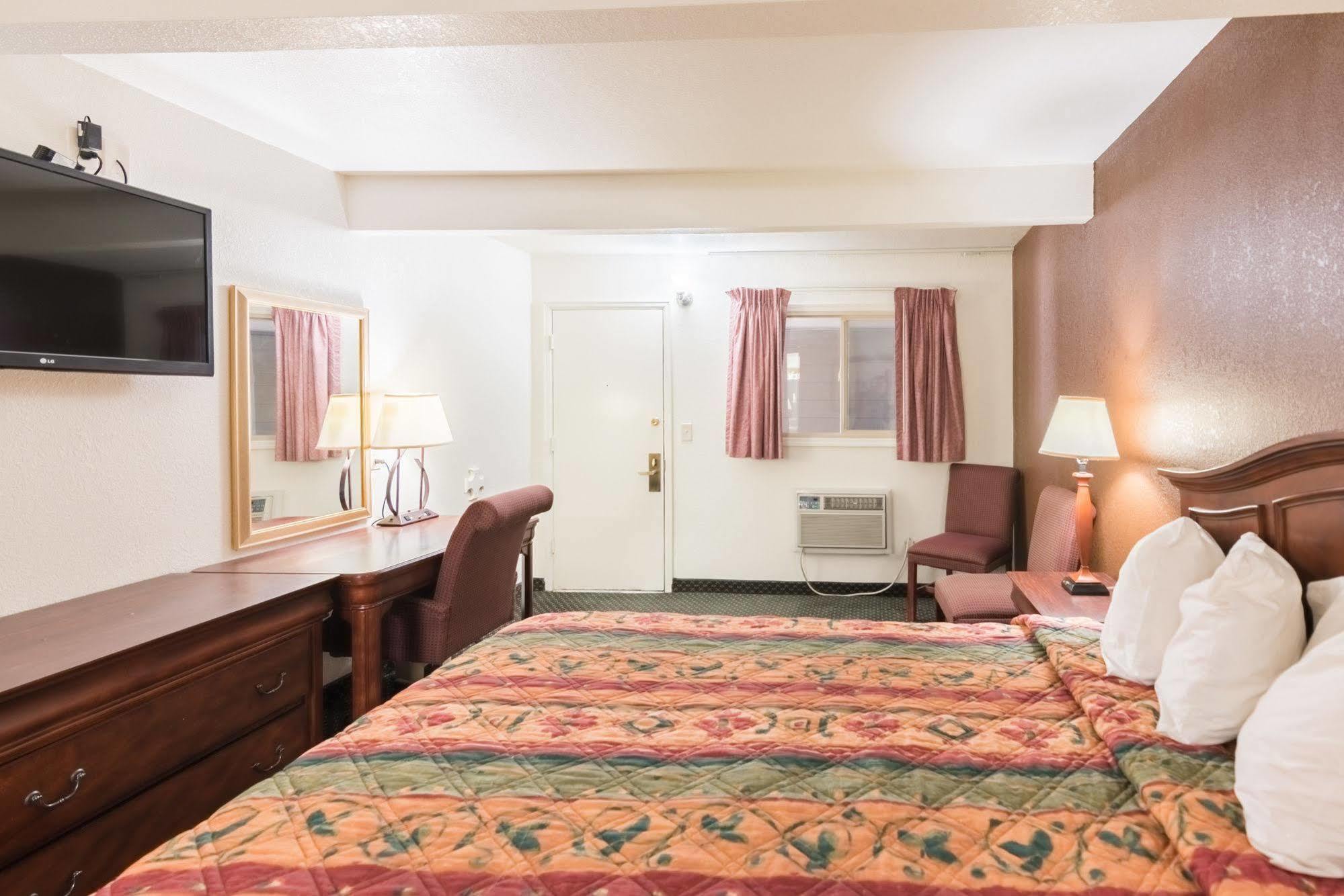 1St Interstate Inn مونتروز المظهر الخارجي الصورة