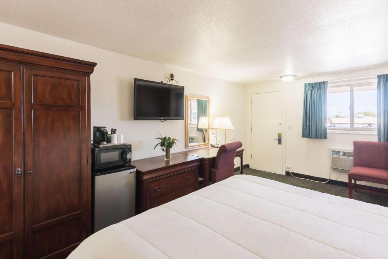 1St Interstate Inn مونتروز المظهر الخارجي الصورة